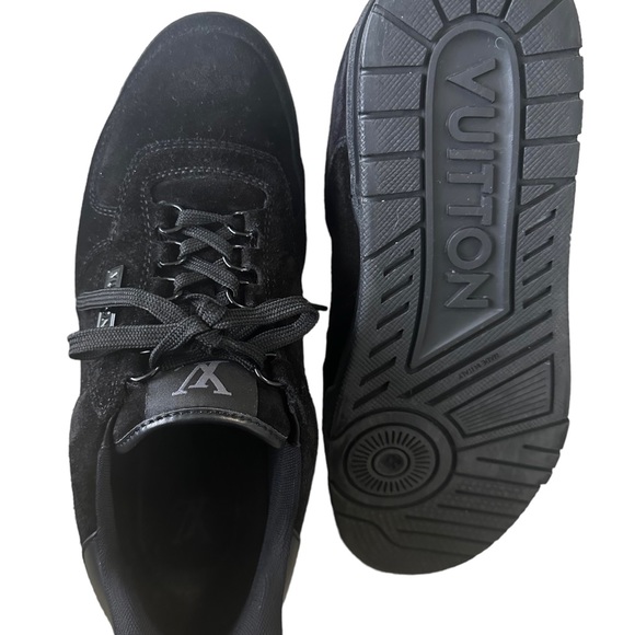 Louis Vuitton LV Uniform Trainer sneakers
SIZE: LV 8.5, US 9.5 - Picture 10 of 13